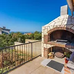 Apartament Herrliches Nur 600 Meter Zum Mit Meerblick, Pool, Grill, Waschmaschine Crikvenica