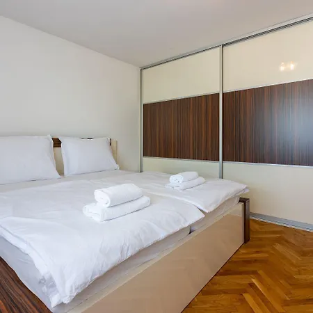 Apartament Herrliches Nur 600 Meter Zum Mit Meerblick, Pool, Grill, Waschmaschine Crikvenica