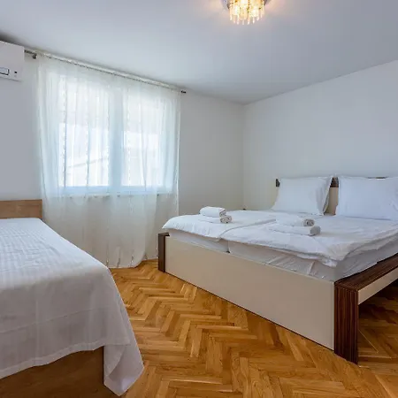 Herrliches Nur 600 Meter Zum Mit Meerblick, Pool, Grill, Waschmaschine Apartament