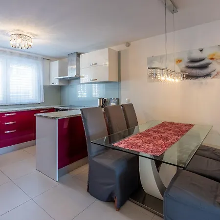Herrliches Nur 600 Meter Zum Mit Meerblick, Pool, Grill, Waschmaschine * Crikvenica
